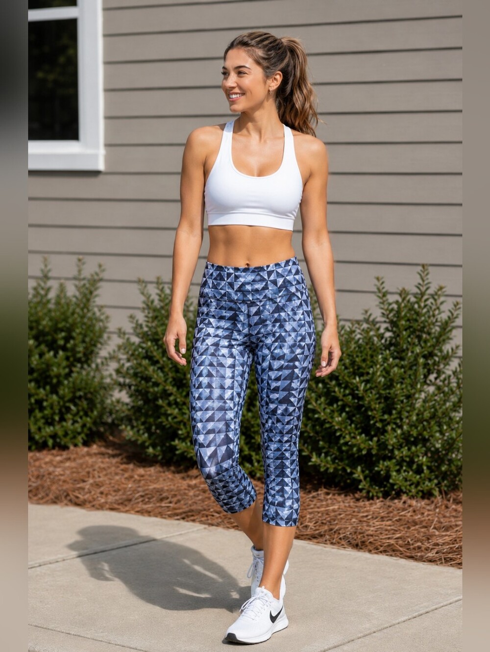 Nike Athletic Capri Leggings Size Small